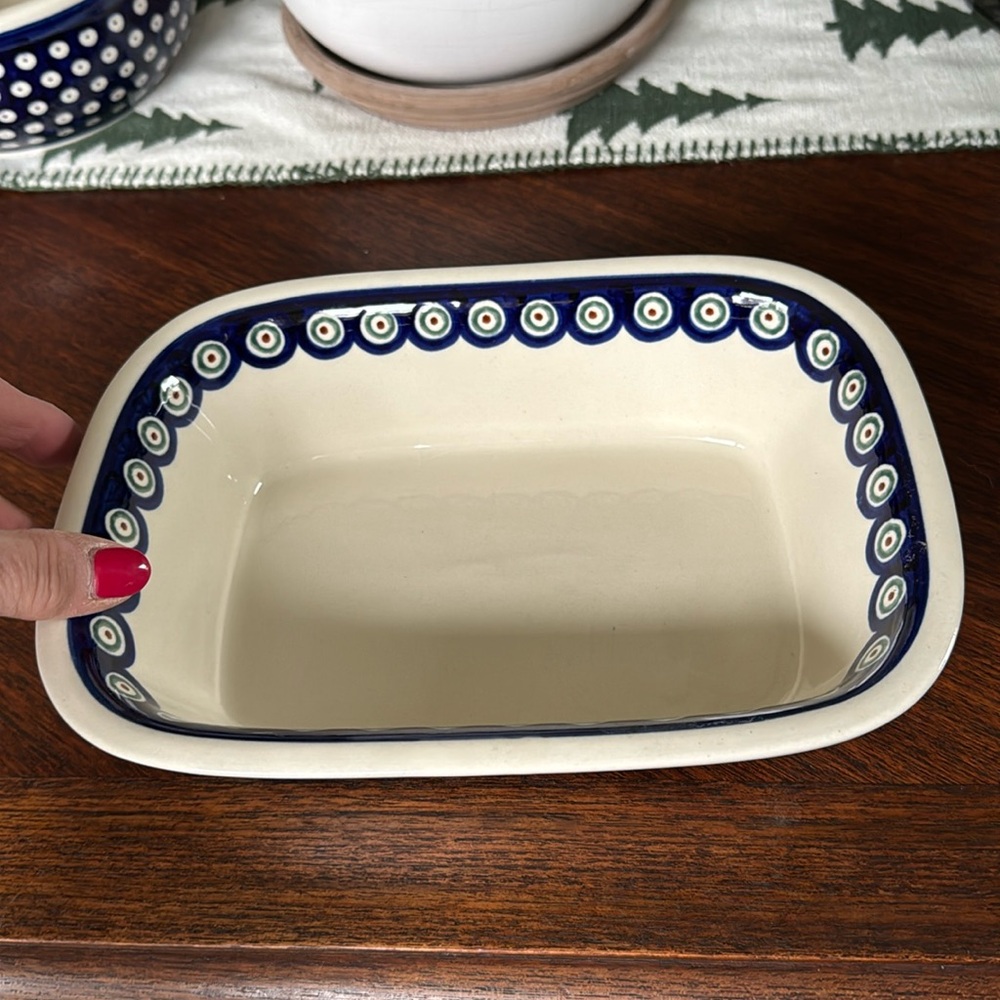 Polish pottery Bolisaliec serving dish